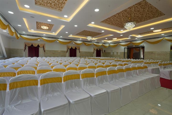 SrivaijayanthimahalSittingarea18